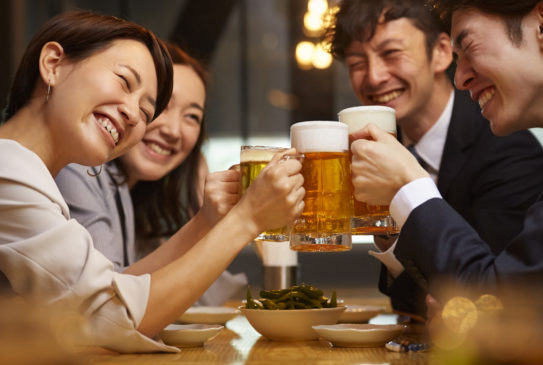 アルコールは薄毛になる？飲み過ぎはアミノ酸不足につながる
