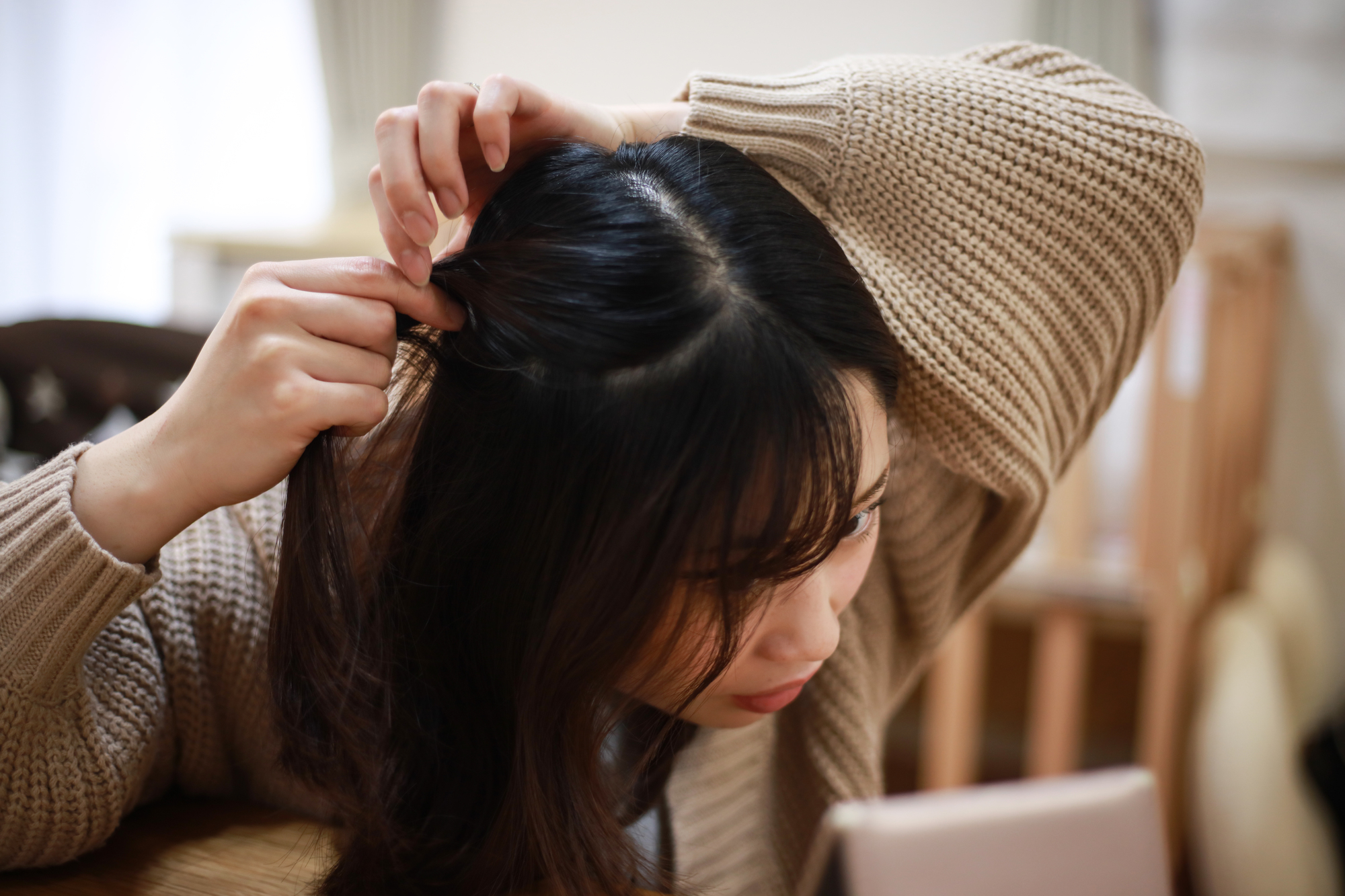 ストレスによる抜け毛に悩む女性が急増中？対策はある？