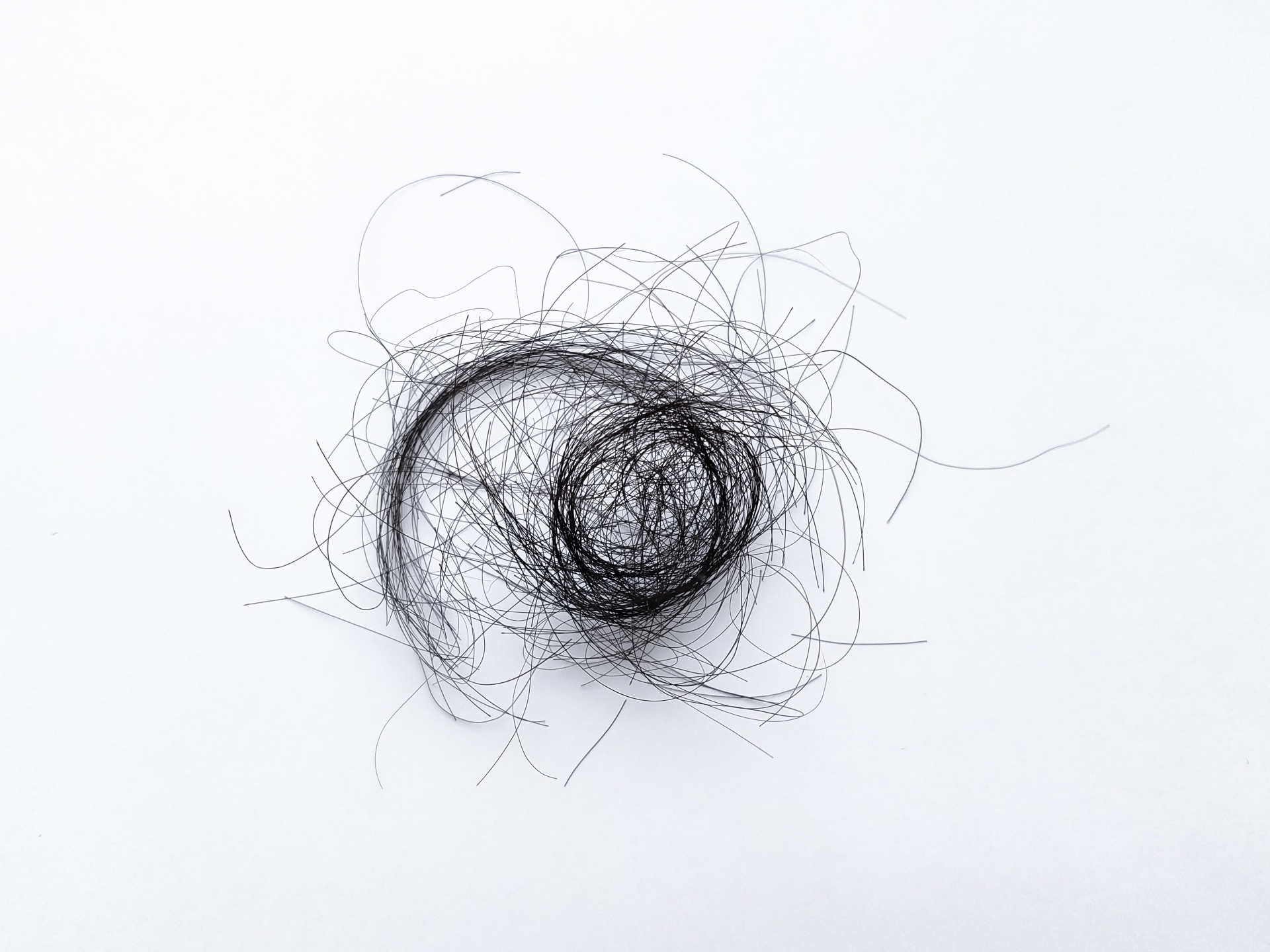 シャンプー中にごっそり！抜け毛を減らす正しい洗い方と選び方