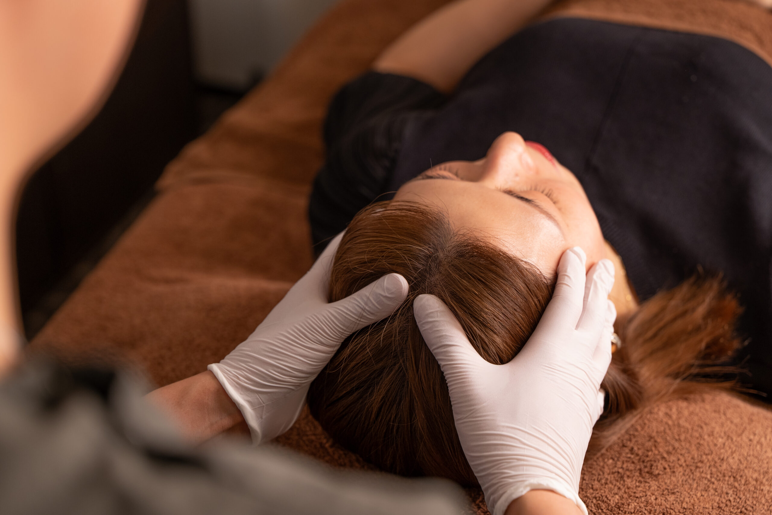 大阪の働く女性を救う！ストレス由来のびまん性薄毛を防ぐ方法と賢いケア習慣